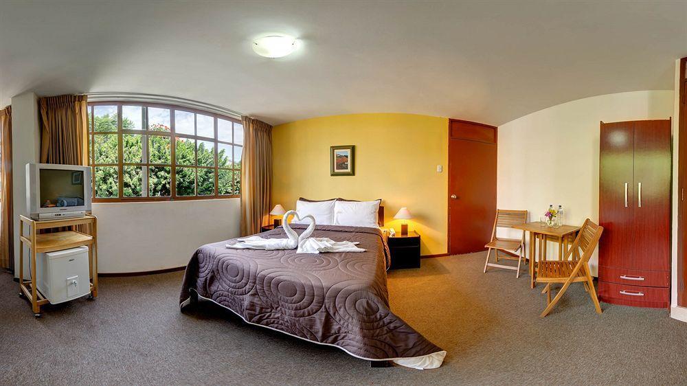 Hotel El Centurion Trujillo Zewnętrze zdjęcie